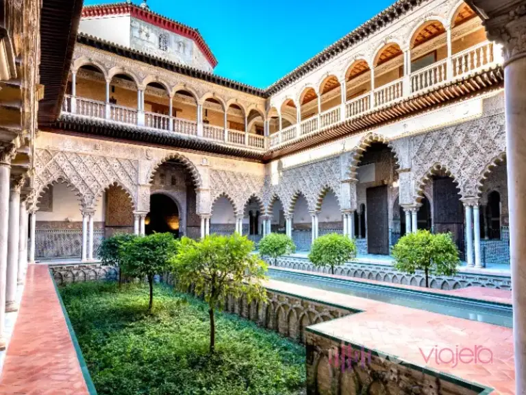 Courtyard of Los Alcázares, in Seville